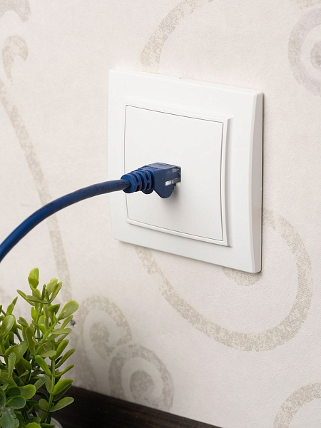 Минск Розетка RJ-45 1-местная СП белая EKF