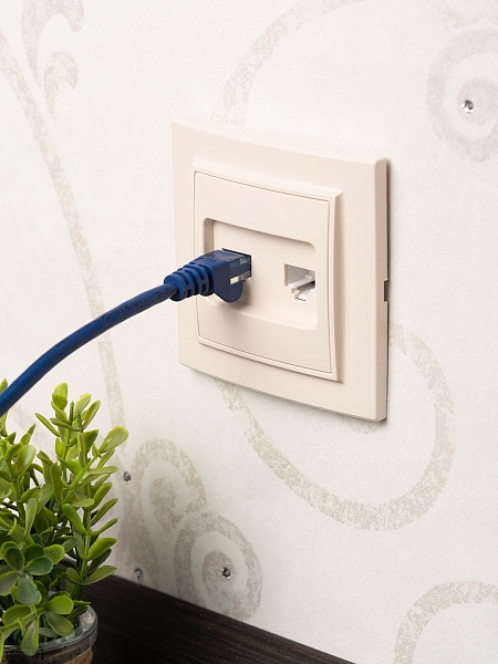 Минск Розетка RJ-45 2-местная СП бежевая EKF